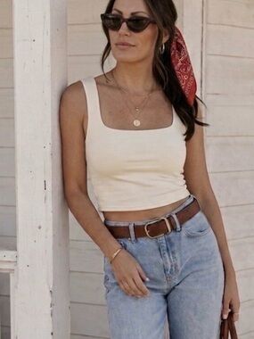 Square-Neck Crop Tank Top in Cream